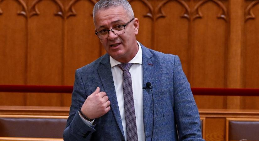 Dudás Róbert: Kinek építették a 25-ös út szerpentinjét?