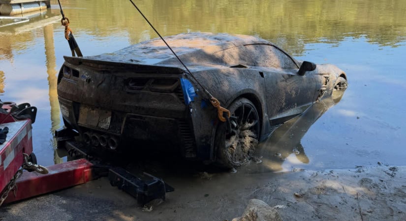Folyóból húzták ki a hat éve ellopott Corvette-et