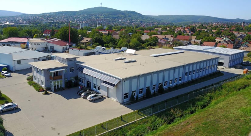 Új üzemcsarnokkal bővíti elektromosjármű-ipari gyártását a pécsi KONTAKT-Elektro