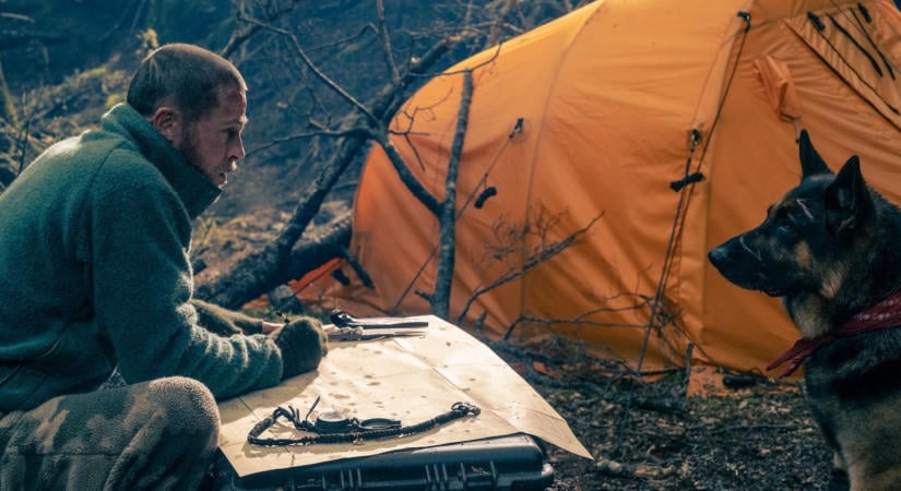 Megjött Brad Pitt harci kutyás filmje a mozikba