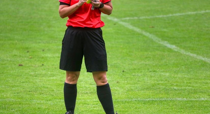 Kiderült, mennyi a futballbírói fizetés