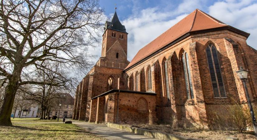 Középkori kincsek rejtőztek egy német templomban