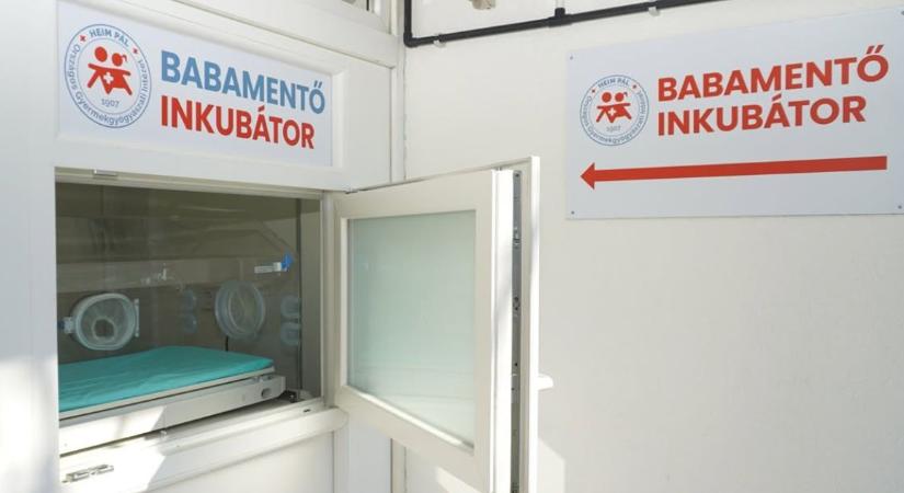 Kisbabát hagytak a Heim Pál kórház babamentő inkubátorában