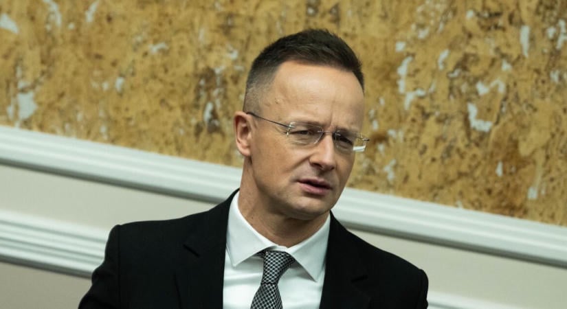 Kiderült: nem kellett sokat tenni egy diplomata-útlevélért Szijjártó Péter minisztériumánál