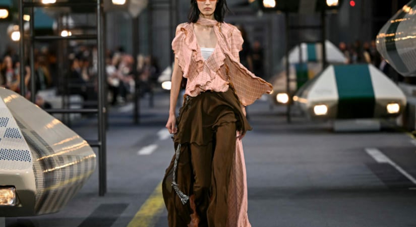 Lélegzetelállító finálé: Louis Vuitton 2027 tavasz–nyári kollekciója zárta a párizsi divathetet