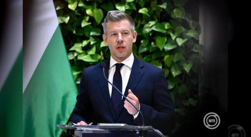 Paksnál fenékküszöb épül, két bárkát is készenlétbe helyeznek