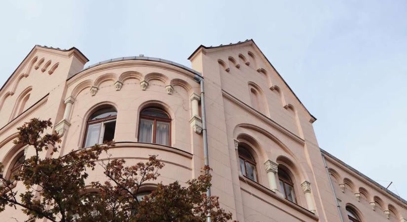 Történelmi emlékhellyé avatták a szegedi bölcsészkar Auditórium Maximumát