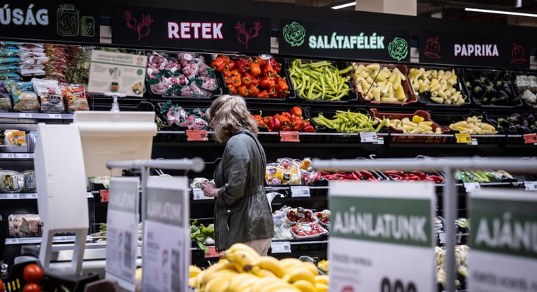 Ruff Bálint benyújtotta a törvényjavaslatot, még idén megszűnhet az árrésstop