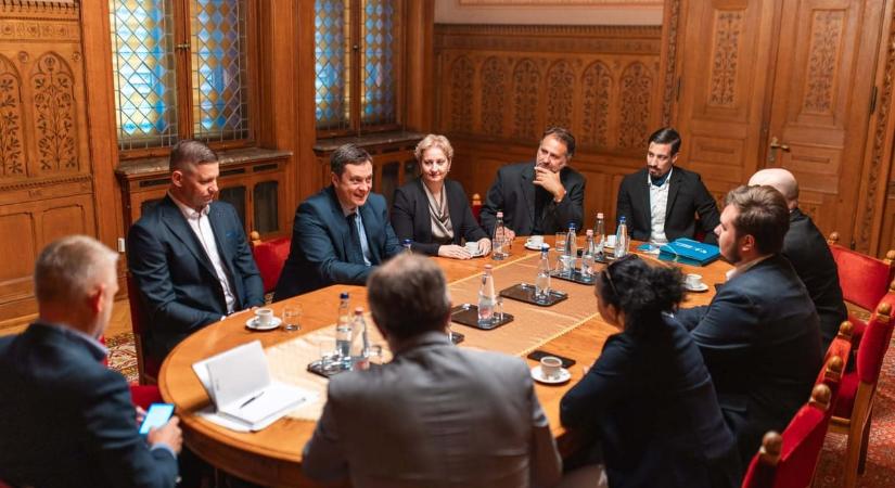 Sokakat megdöbbenthet majd, ha kiderül, hova vezet a vajdasági magyar pártok ádáz harca a Fidesz bukása után