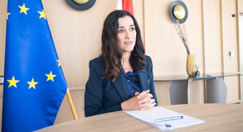 Orbán Anita: Jelentősen megnőtt a konzuli védelemre regisztrálók száma