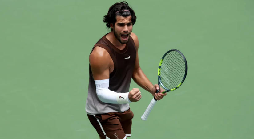 US Open: hosszú hajjal, fejpántban, sima győzelemmel tért vissza Carlos Alcaraz a GS-tornákra