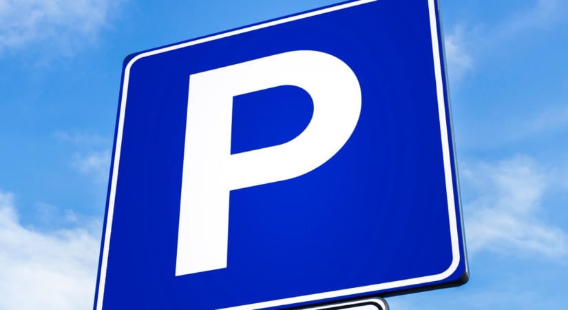 Kamerás autók válthatják le a parkolóőröket Budapesten: jön az egységes parkolási rendszer