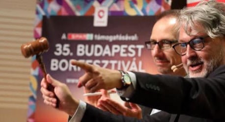 17 millió forint gyűlt össze az idei Jótékonysági Borárverésen!