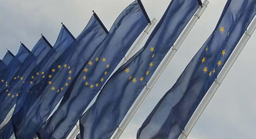 Elegük lett a kamuhirdetésekből és a csalásokból: uniós eljárás indult a Booking.com ellen