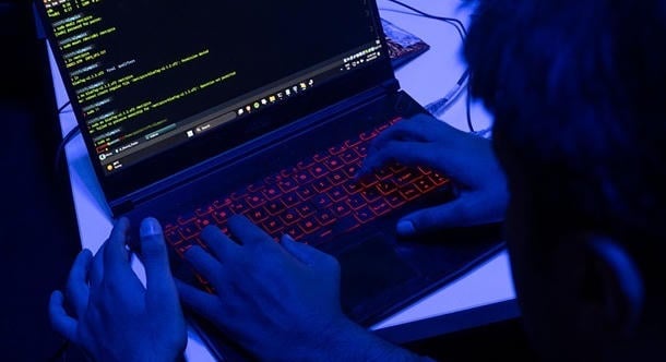 Hackerek támadtak meg három brit repülőteret