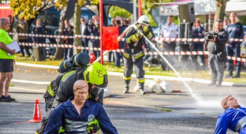 Megvan Magyarország legerősebb tűzoltója – fotók