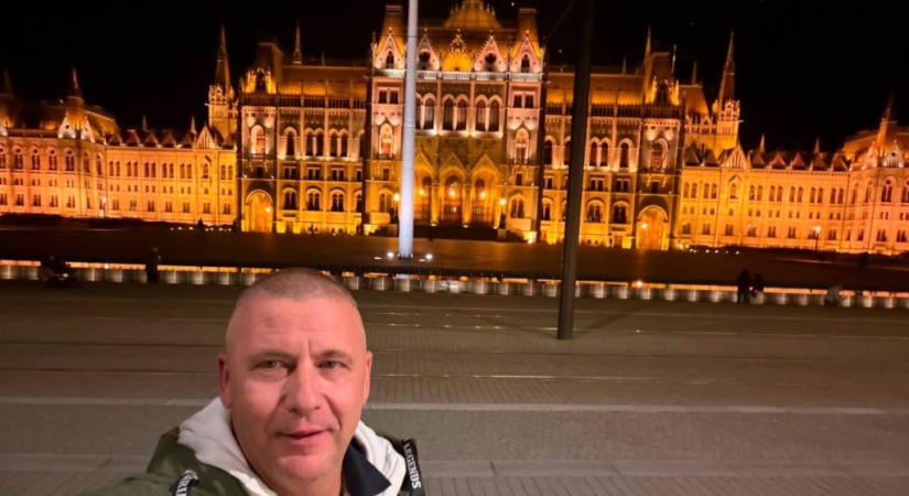 Ruszin-Szendi szerint 2025-ben, miután Magyar mellé állt, katonákkal figyeltették a megszólalásait