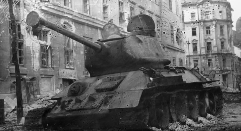 És éjjelente tankok jártak… – időszaki kiállítás a Józsefvárosi Múzeumban