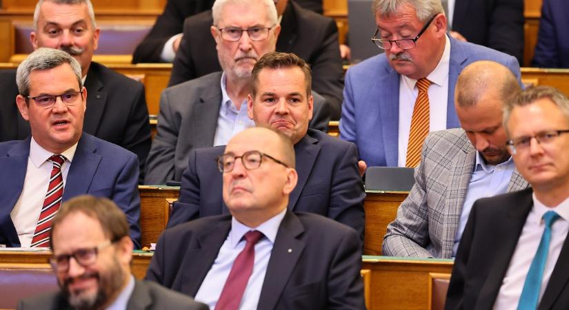 Fordulat jöhet az elnöki ügyben? Alkotmánybírósághoz fordult az ellenzék Sulyok Tamás leváltása miatt