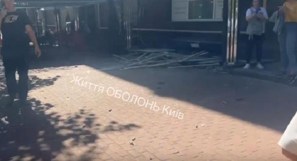 Kétéves gyermek halt meg egy dróntámadás során Kijevben