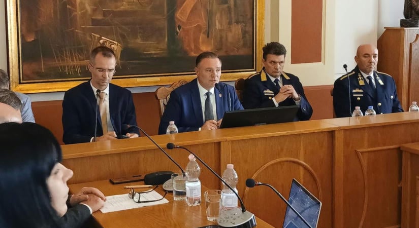 Drónnal vadászhatnak az illegális szemétlerakókra Kalocsán, a gyorshajtókra is új megoldást keresnek  fotók