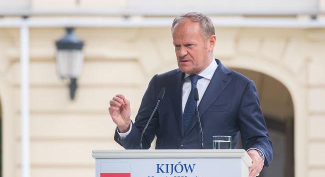 Lengyelország valódi orosz invázióra készül, Tusk sürgősen összehívta a minisztereket