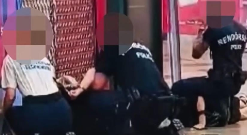 Rendőrök bántalmazhattak egy nőt egy budapesti plázában