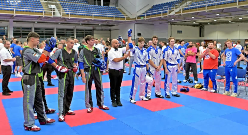 Pointfightingos csapatarannyal kezdődött a budapesti kick-box világkupa