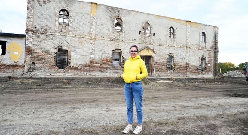 Átalakulás a Tisza-parton: így mentik meg a patinás jászkunsági épületet – galériával