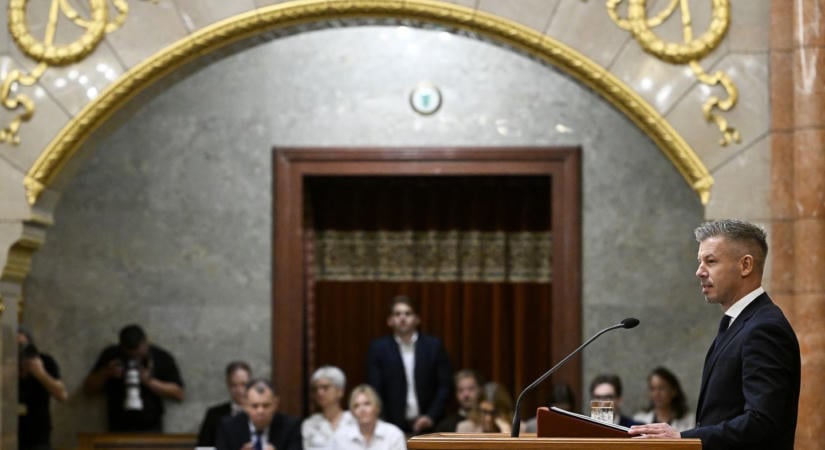 Magyar Péter „Hatvanpuszta bukott pasáját”, Baka András a felelősséghárító menekülést emlegette a parlamentben
