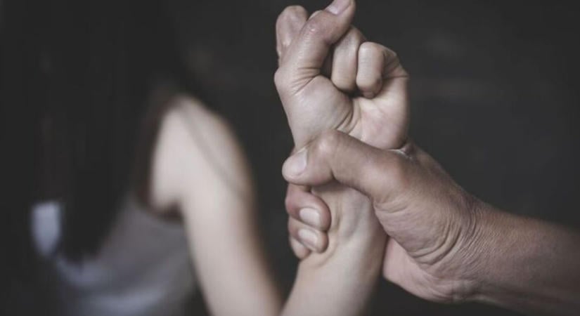 Internetes ismerkedésből rémálom Szombathelyen: harmincas férfi hálózott be egy 14 év alatti gyermeket