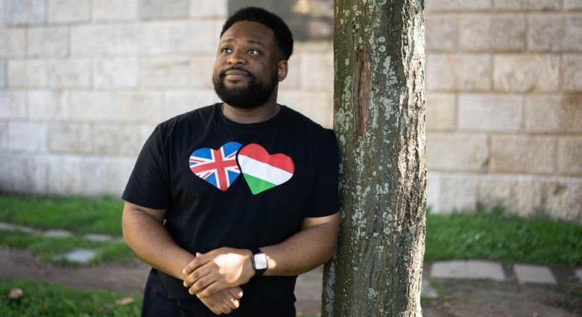 „Megbékéltem azzal, hogy bámulnak” – mitől szeretett bele hazánkba egy brit youtuber?