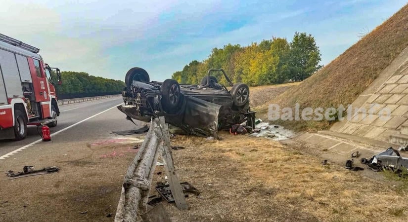 Súlyos baleset az M6-oson, két mentőhelikopter érkezett a helyszínre (FOTÓK)