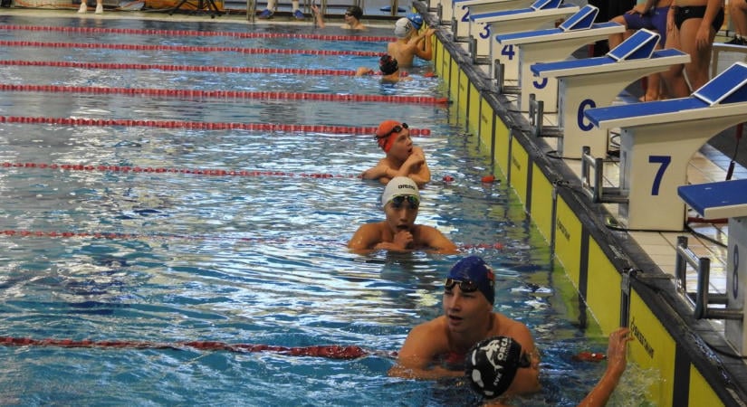 A tragikus sorsú olimpiai bajnok emlékének adóztak a Lőver Uszodában - fotók