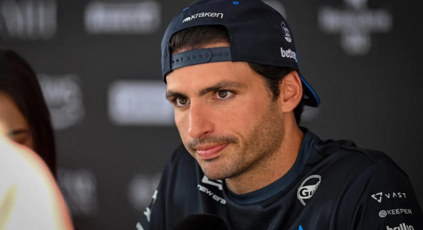 Carlos Sainz a Williamsnél marad: új szerződést írt alá a pilóta