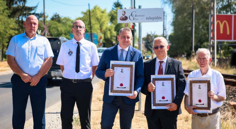 Új tábla jelzi az Egerbe érkezőknek, hogy az Egri Csillagok földjére léptek