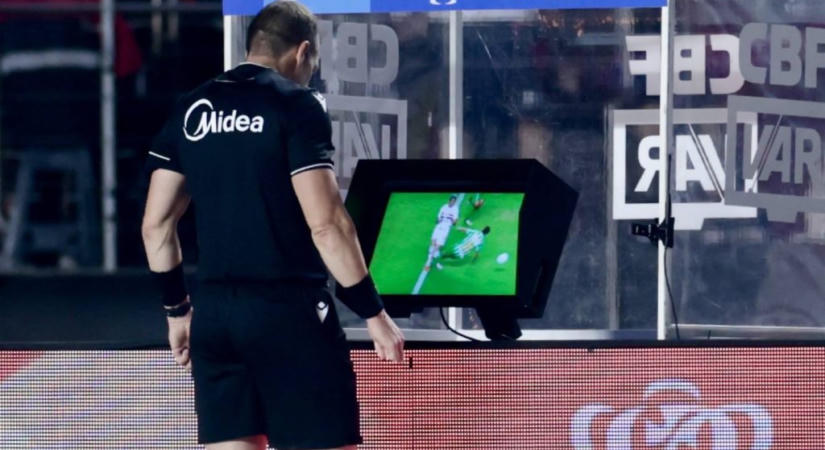 Alternatív VAR-rendszert tesztel a belga másodosztály
