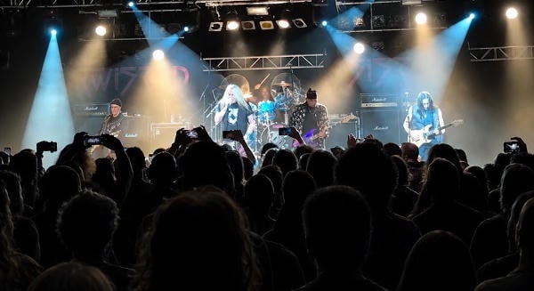 Megvolt a Twisted Sister első koncertje Sebastian Bach-hal (videó)