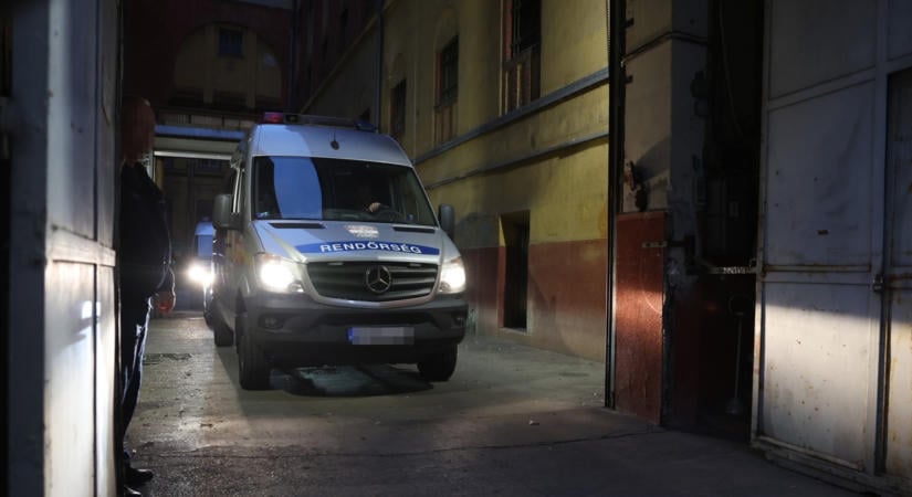 Itt vannak az első fotók Matolcsy Györgyről, miután letartóztatta a bíróság - így vitték rács mögé a volt jegybankelnököt - exkluzív