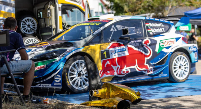 Kuplunghiba hátráltatta az egyedi Ford Fiesta WRC-t az oroszlányi raliversenyen