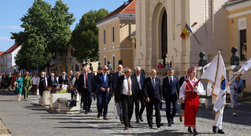 „A saját sorsunkat magunk kovácsoljuk” – Gyulafehérváron tartották meg az országos tanévnyitót