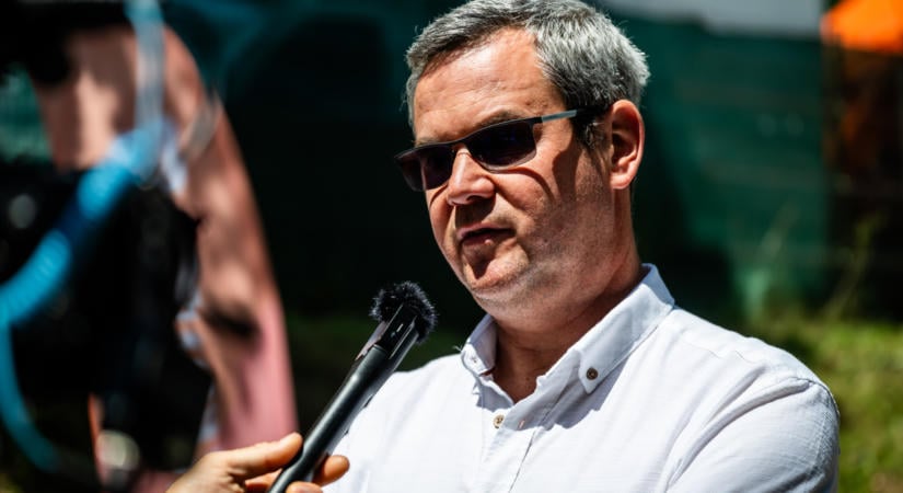 „Ami a szívemen az a számon, főleg ha komcsikról van szó” – Takács Péter vállalja minden kijelentését