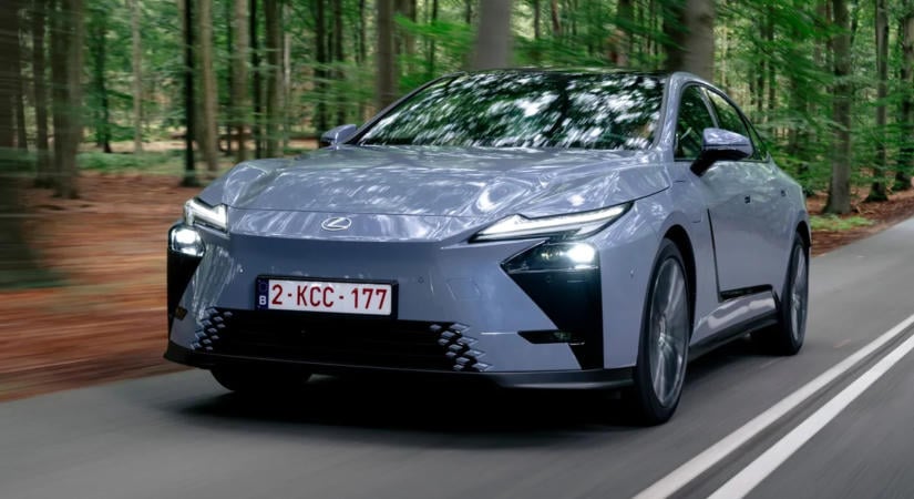 A nagyság kötelez – Lexus ES menetpróba