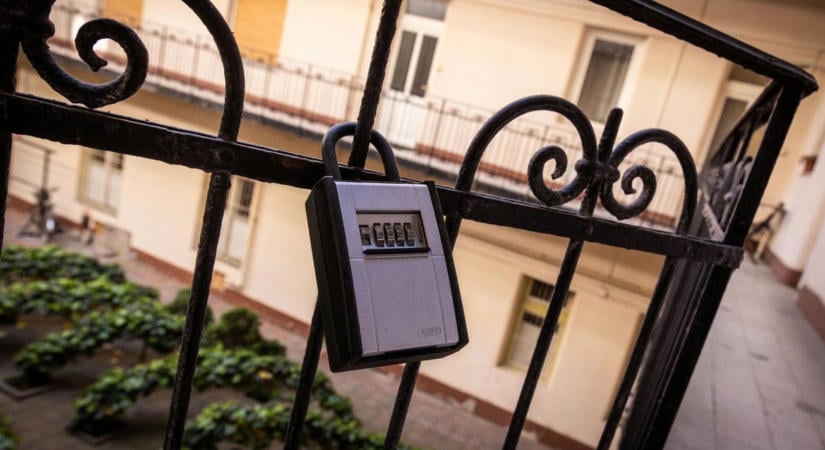 Új szabályokat vezet be az Airbnb, többé nem kötelezhetik a vendégeket mosogatásra