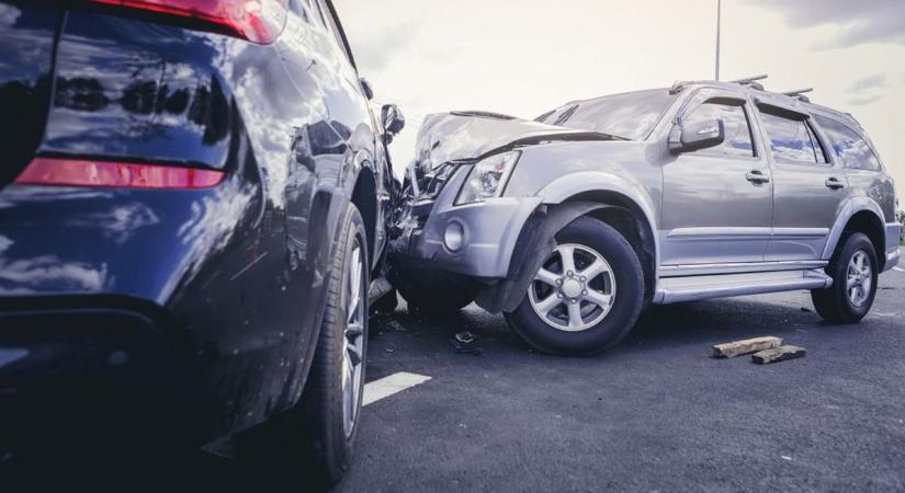Baleset Debrecenben: két autó ütközött össze a Kassai úton