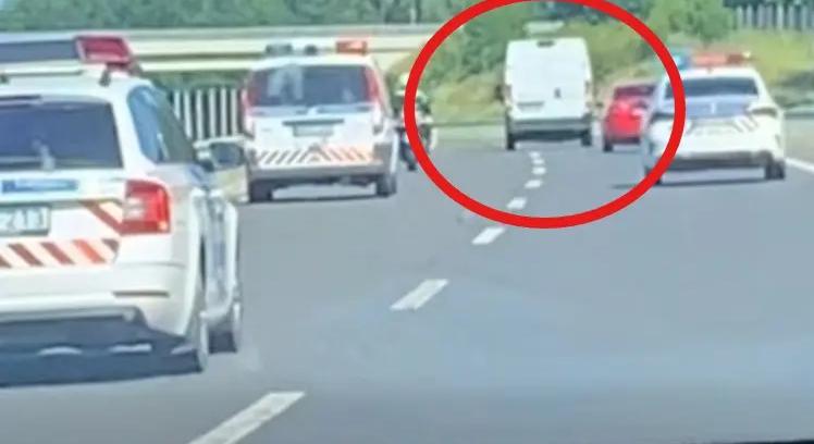 Videón a szabolcsi Cobra 11: 180 km/órával menekült a 15 éves fiú a lopott furgonnal!