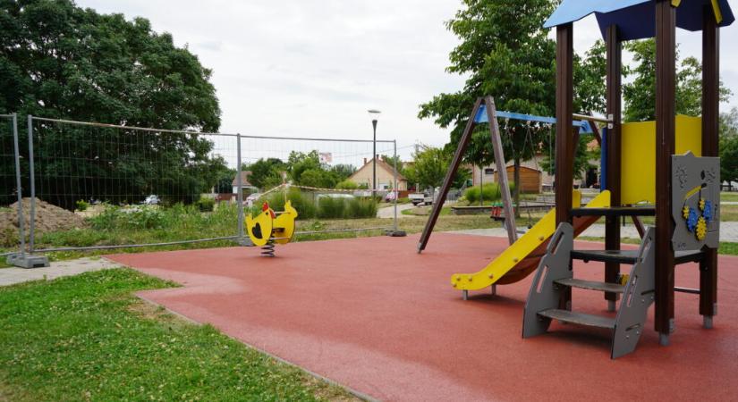 Új sétány, játszótér és sportközpont épül Derecskén