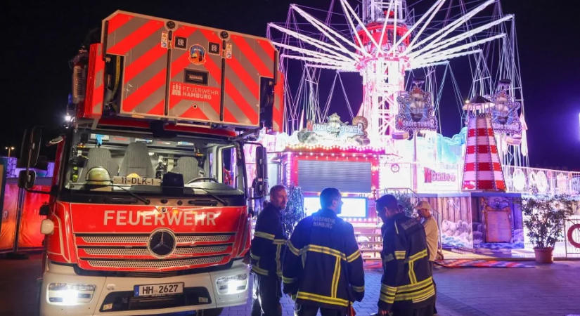 Meghibásodott a vidámparki hinta, majd az emberek három órán át lengtek rajta