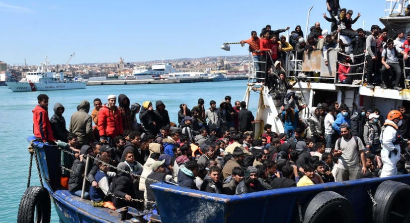 Hadüzenet a migrációnak? 710 milliós segélycsomagot jelentett be Brüsszel