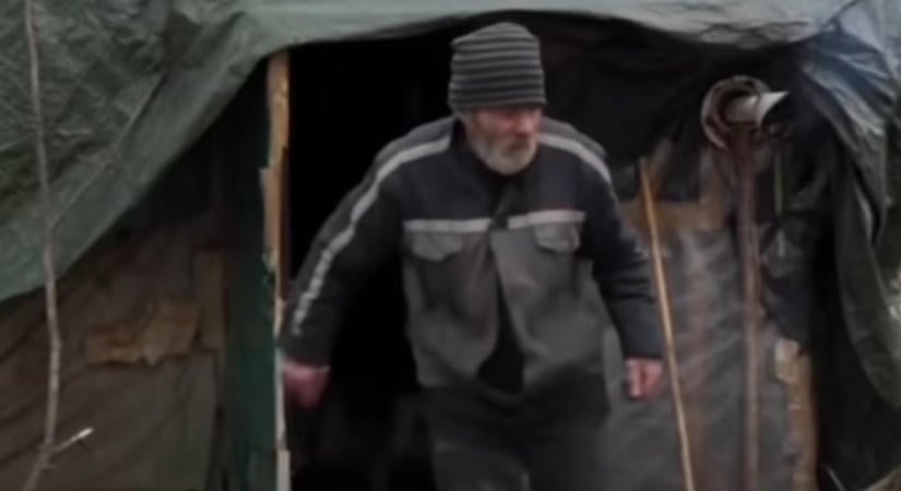 Megoldódni látszik a debreceni erdőben élő Imre bácsi sorsa